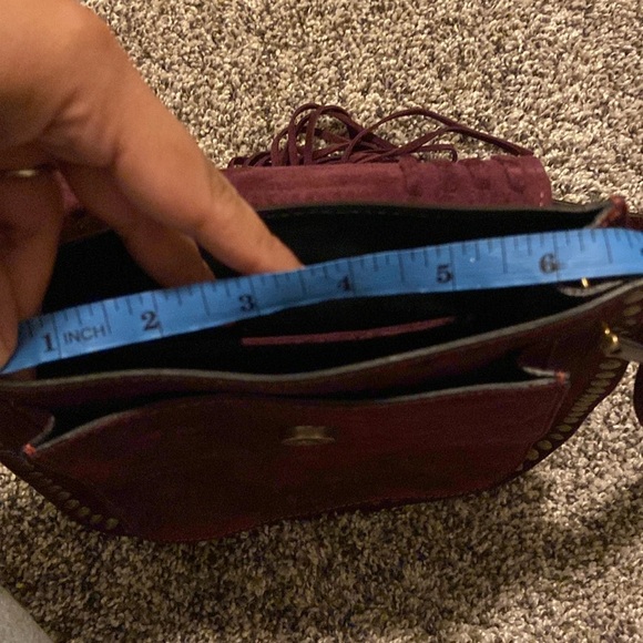 Sundance fringe wine burgundy suede studded western adjustable bag crossbody - Picture 16 of 16